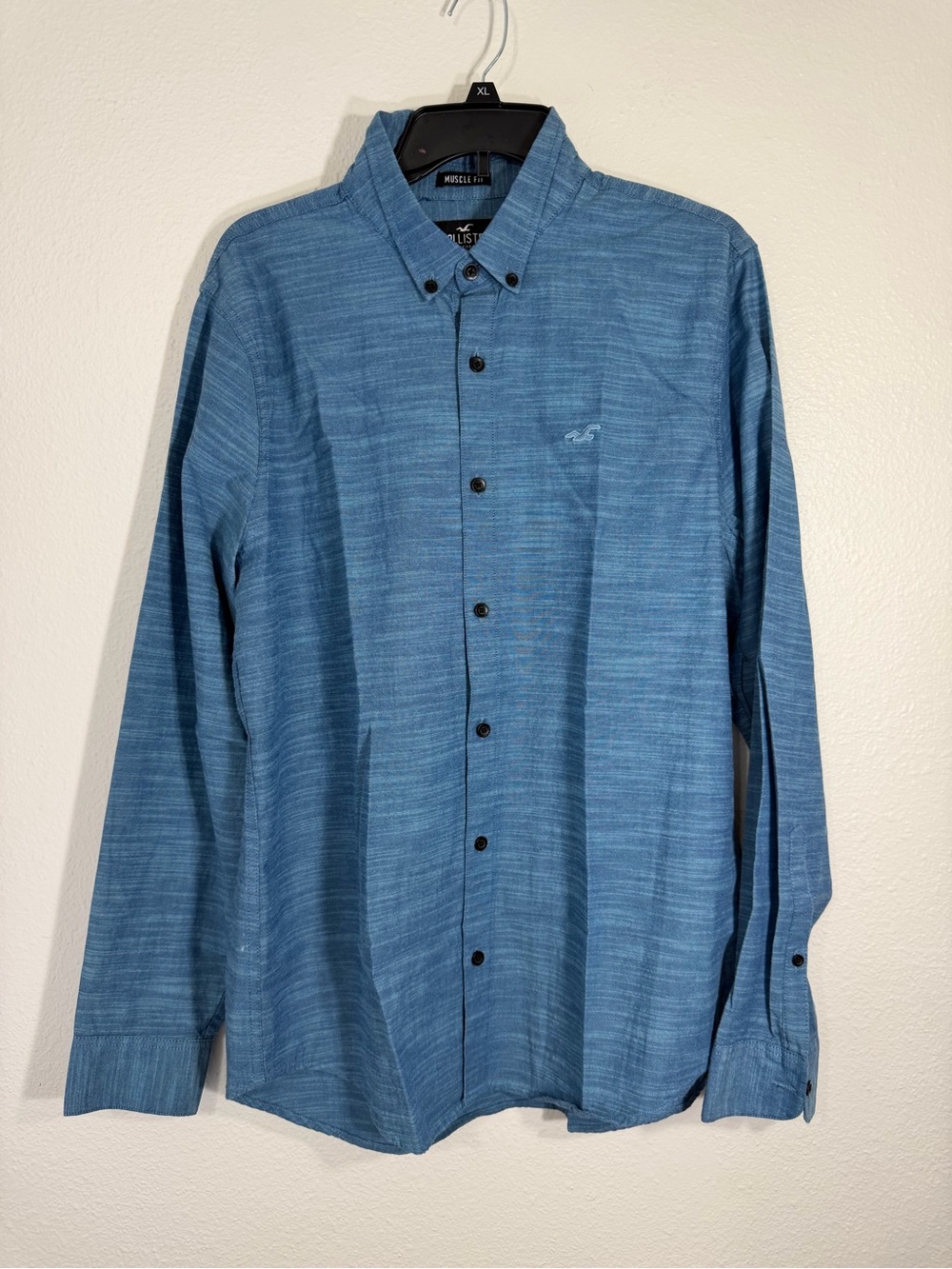 Hollister Men’s Heathered Blue Button-Down Shirt Size XL